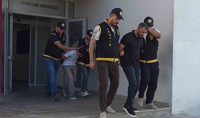 Adana'da 25 yıla kadar hapis cezasıyla aranan hükümlüler şafak operasyonuyla yakalandı