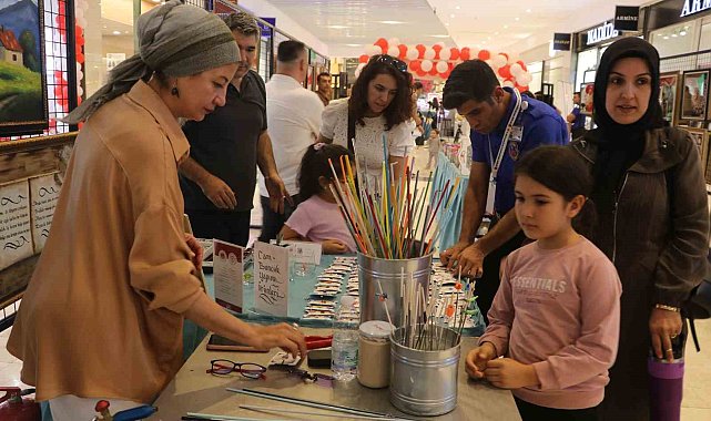 Adana'da cezaevindeki hükümlülerin eserleri sergilendi