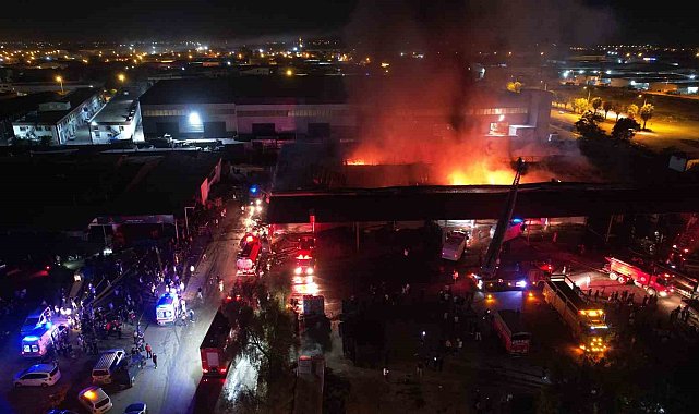 Adana'da halde çıkan yangında 22 iş yeri kullanılamaz hale geldi