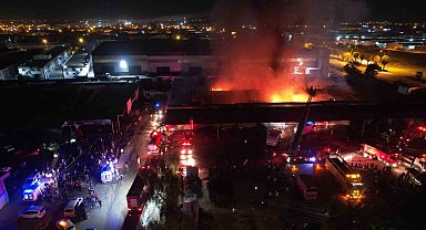 Adana'da halde çıkan yangında 22 iş yeri kullanılamaz hale geldi