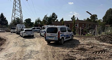 Adana'da inşaat firmasının ofisine silahlı saldırı: 11 kurşun isabet etti