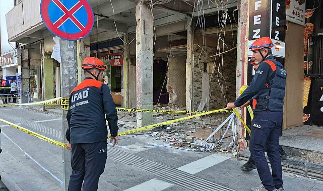 Adıyaman'da ağır hasarlı binadan gelen sesler korkuttu
