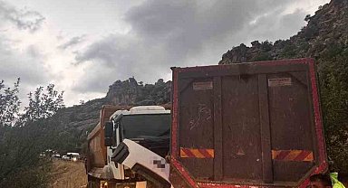 Adıyaman'da iki kamyon çarpıştı: 2 yaralı
