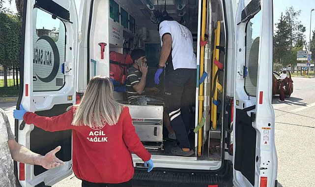Adıyaman'da iki kamyonet ile iki otomobil çarpıştı: 1 yaralı