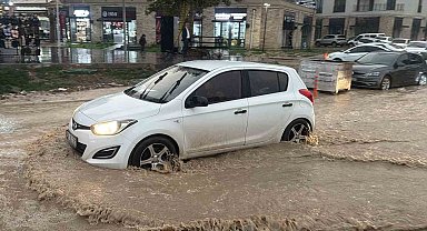 Adıyaman'da sağanak yağış hayatı olumsuz etkiledi