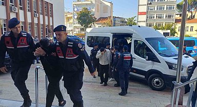 Adliyeye sevk edilen 71 şüpheliden 3'ü tutuklandı