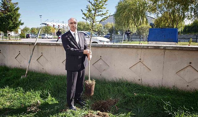 Afyonkarahisar'da "Bir Fidan Bir Umut" projesi sürüyor