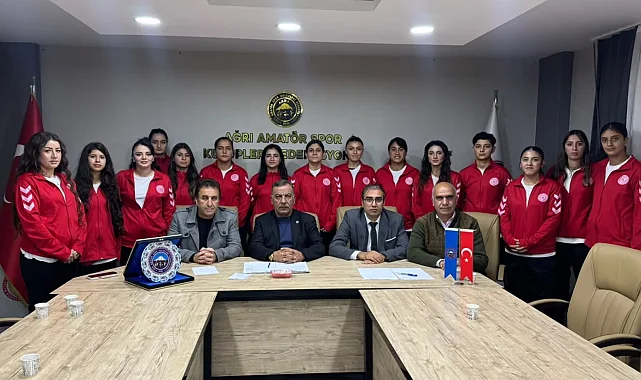 Ağrı Kadın Futbol Takımı'na kapalı saha ve deplasman desteği