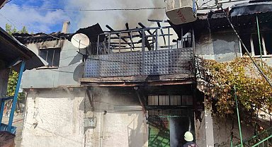 Ahşap evde çıkan yangın korkuttu