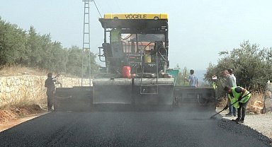 Akdeniz Belediyesi ilçenin dört bir yanında asfalt çalışmalarını sürdürüyor