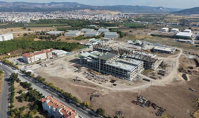 Akhisar'daki 450 yataklı hastanede inşaat çalışmaları sürüyor