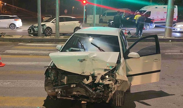 Aksaray'da 4 araçlı zincirleme kaza: 3 yaralı