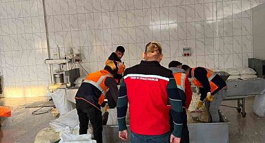 Akşehir'de kaçak gıda üretimi yapılan iş yerine operasyon