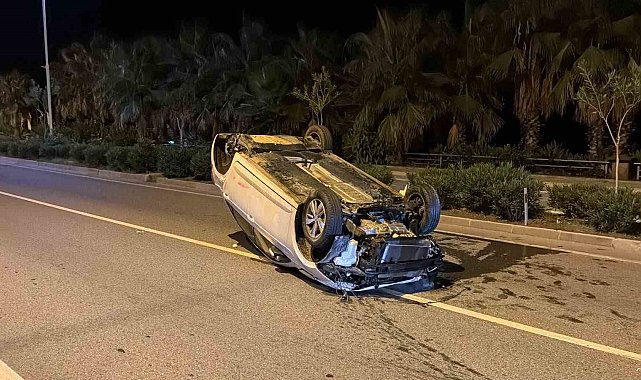 Alanya'da otomobil takla attı: 2 yaralı