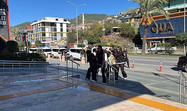 Alanya'da tefecilik ve şantaj operasyonu: 7 şüpheli adliyeye sevk edildi