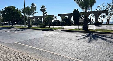 Alanya'da yayaya çarpan motosikletin sürücüsü hayatını kaybetti, yaya ağır yaralandı