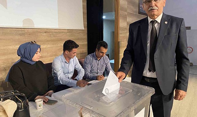 Alaşehir'de YENİ Parti'nin ilk ilçe başkanı Mehmet Kayacık oldu