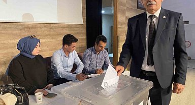 Alaşehir'de YENİ Parti'nin ilk ilçe başkanı Mehmet Kayacık oldu