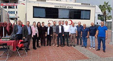 Aliağalı muhtarlardan Kızılay'a kan bağışı