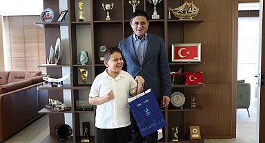 Aliağalı özel yüzücü Kaan Vural, açık denizde yeni hedeflere yüzüyor