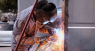 Altıeylül'de 40 yer altı konteyneri baştan aşağı yenilendi