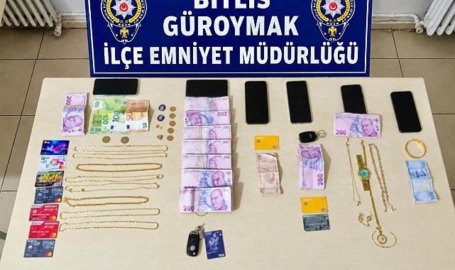 Altın kaplama zincirleri gerçek altın diye sattılar