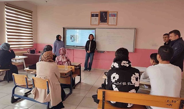 Altıntaş'ta Açık Öğretim İmam Hatip Lisesi kurslarına ziyaret