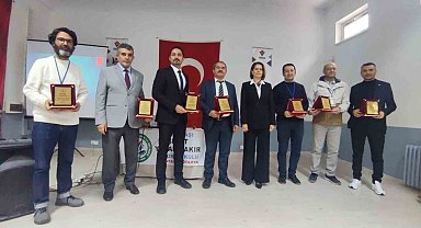 Altıntaş'ta "Köyde Bilim" projesi sürdürülebilir tarım söyleşisiyle tamamlandı
