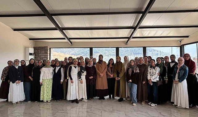 Anatoprak üniversite öğrencileriyle bir araya geldi