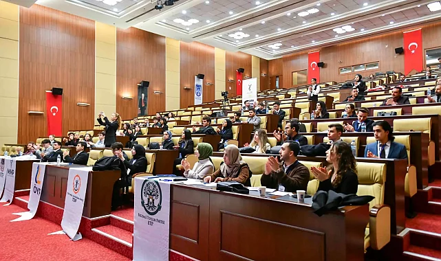 Ankara'da gençler bağımlılıkla mücadeleyi konuştu