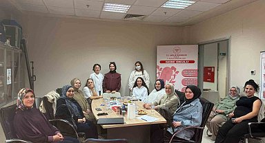 Anne adayları gebe okulunda bir araya geldi