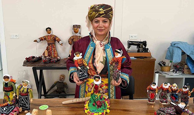 Anneannesinin mirasını bebeklerle dünyaya tanıttı