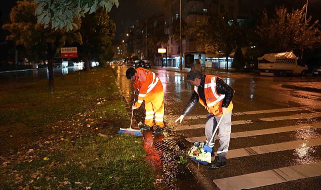 Antalya Büyükşehir Belediyesi 478 personel ve 347 iş makinesi ile sahada