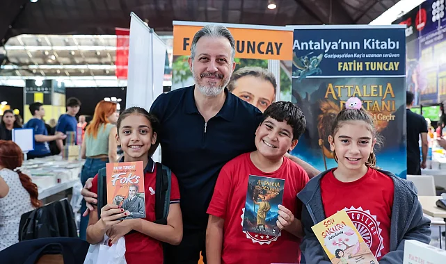 Antalya Kitap Fuarı'na ilgi sürüyor