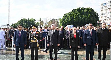 Antalya'da Cumhuriyet Bayramı kutlamaları çelenk töreniyle başladı