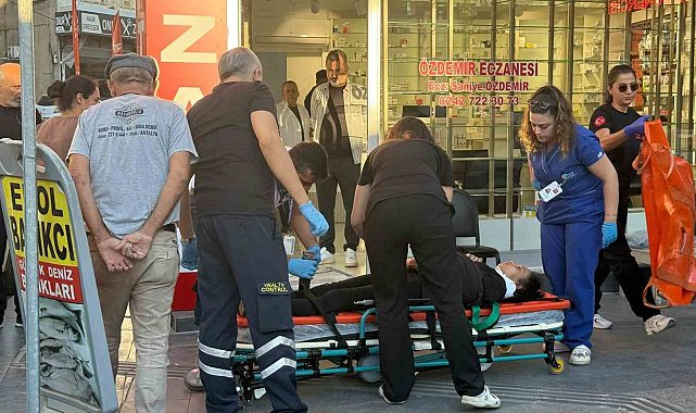 Antalya'da otomobil ile motosiklet çarpıştı: 2 yaralı