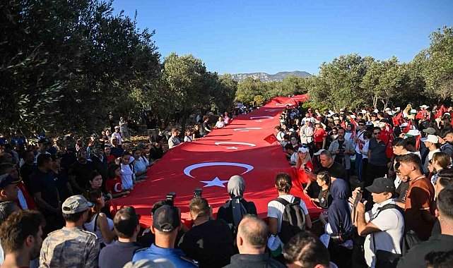 Antalya'da "Ecdadın Yolunda Cumhuriyet'e Saygı Yürüyüşü"