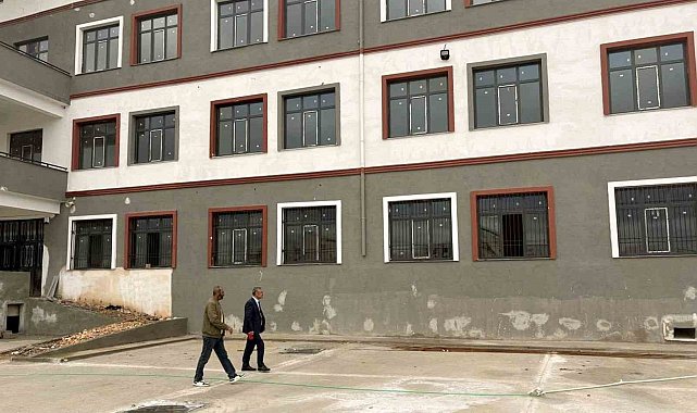 Araban TOKİ alanındaki 32 derslikli okul inşaatında sona gelindi