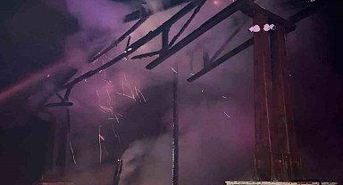 Araklı Turup Mesire Alanı'nın giriş kapısını yaktılar