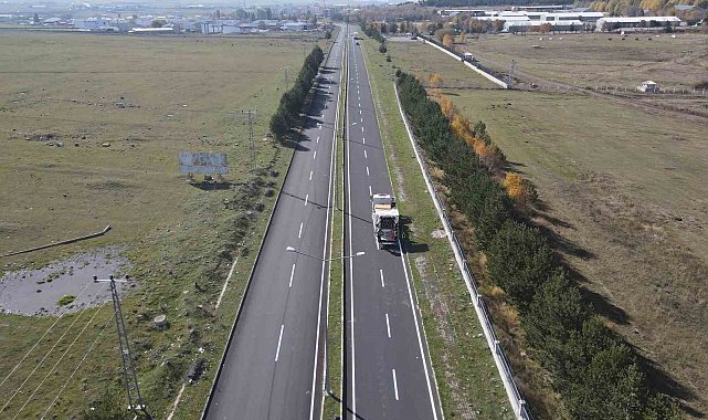 Ardahan'da asfaltlanan yollara son dokunuş: Şerit çizgileri çizildi