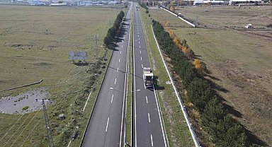 Ardahan'da asfaltlanan yollara son dokunuş: Şerit çizgileri çizildi