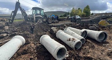 Ardahan'da güvenli ulaşım için köy yollarında genişletme çalışması