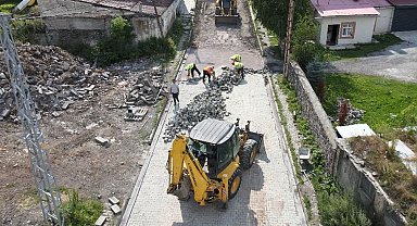 Ardahan'da Mahalle yolları kilit parke taşlarıyla yenileniyor
