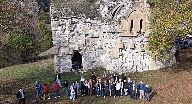 Ardanuç'un sonbahar renklerini tanıtmak için buluştular
