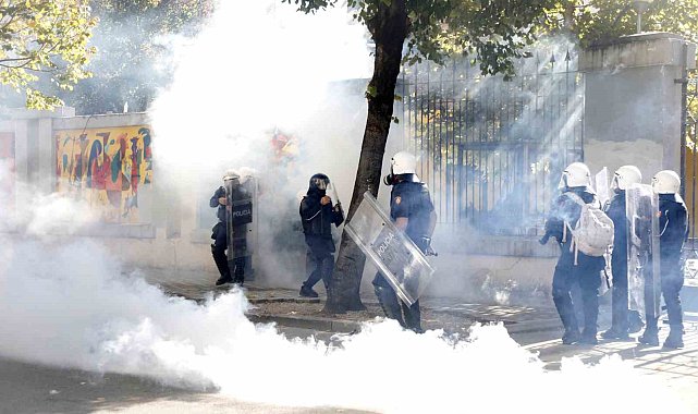 Arnavutluk'ta protestolar 4. gününde: En az 2 gözaltı