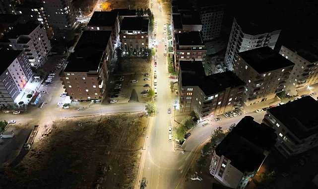 Artuklu'da yeni şebeke ve aydınlatma sistemleri devreye alındı