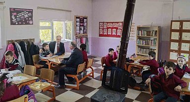Aslanapa Kaymakamı Tosun, öğrencilerle bir araya geldi
