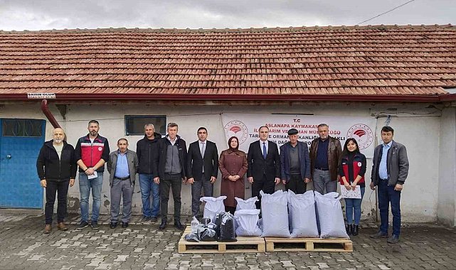 Aslanapa'da 8 üreticiye yüzde 50 hibeli çörekotu tohumu desteği