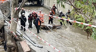Ayazağa'da sel felaketi sonucu kaybolan 3 kişiyi arama kurtarma çalışmaları sürüyor