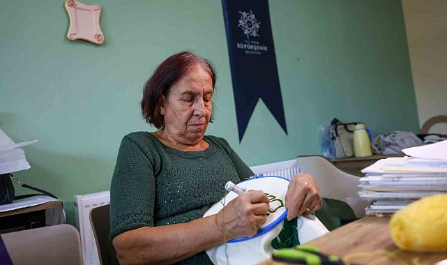 Aydın Büyükşehir Belediyesi Kadın Yaşam Atölyesi'nde eğitimler sürüyor